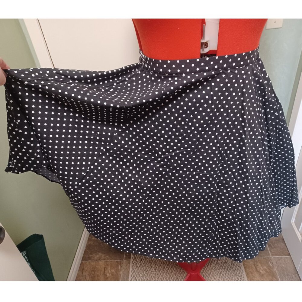 Hearts & Roses Swing Skirt - Picture 2 of 4
